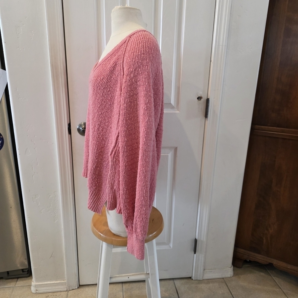 Free People Pink V-Neck Women's Sweater - Picture 4 of 9